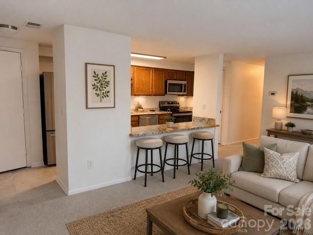 1645 Arlyn Circle M, Charlotte, NC 28213