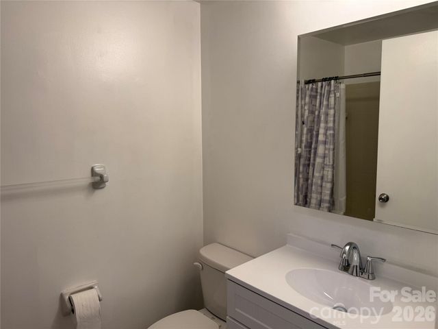 1645 Arlyn Circle M, Charlotte, NC 28213