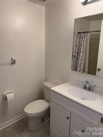 1645 Arlyn Circle M, Charlotte, NC 28213