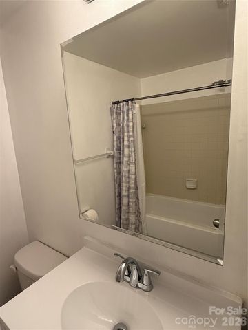 1645 Arlyn Circle M, Charlotte, NC 28213