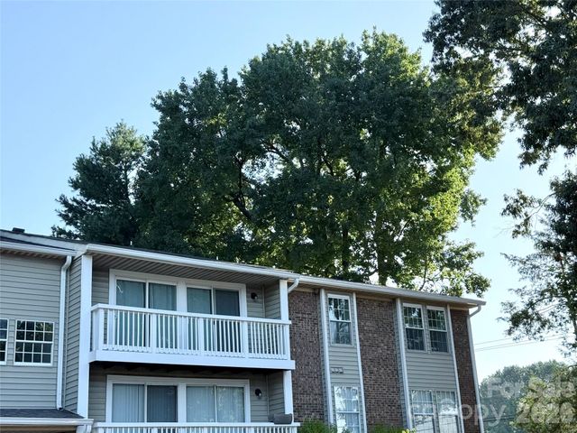 1645 Arlyn Circle M, Charlotte, NC 28213