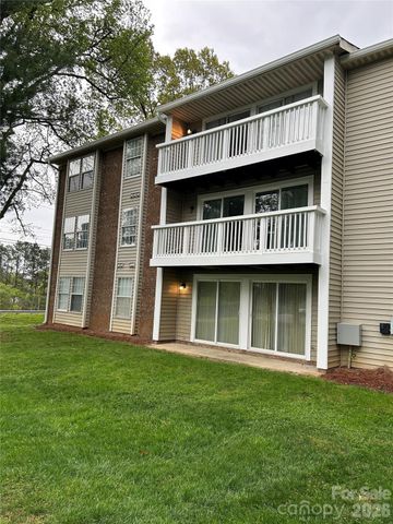 1645 Arlyn Circle M, Charlotte, NC 28213