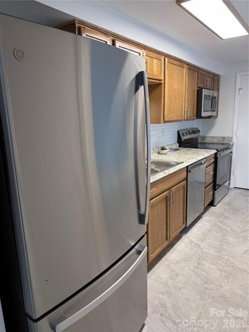 1645 Arlyn Circle M, Charlotte, NC 28213