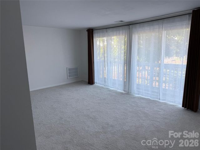 1645 Arlyn Circle M, Charlotte, NC 28213