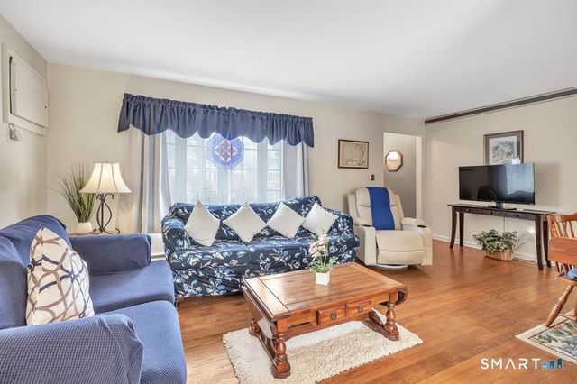 52 Robin Lane, Fairfield, CT 06824