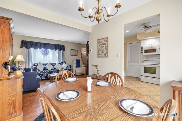 52 Robin Lane, Fairfield, CT 06824