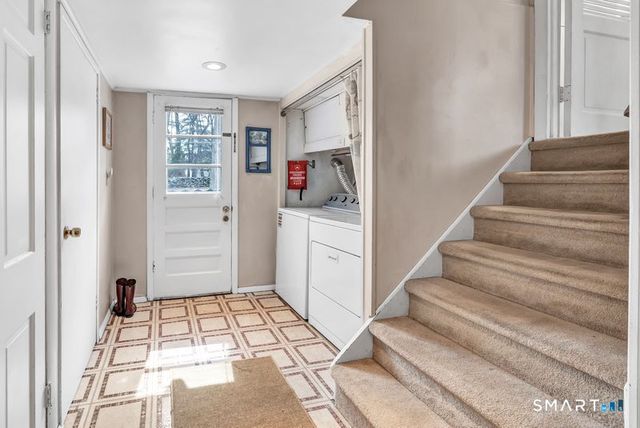 52 Robin Lane, Fairfield, CT 06824