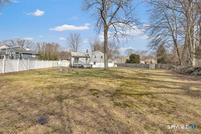 52 Robin Lane, Fairfield, CT 06824