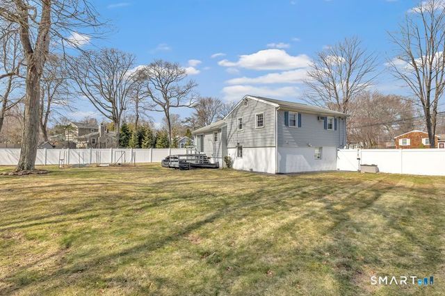 52 Robin Lane, Fairfield, CT 06824