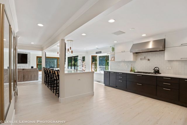 8S452 Bell Drive, Naperville, IL 60565