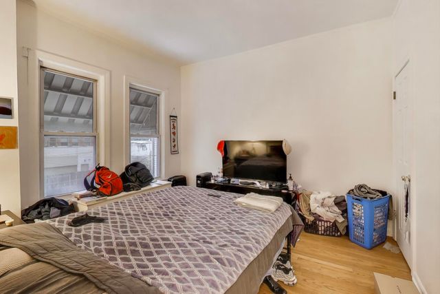 902 S Claremont Avenue, Chicago, IL 60612