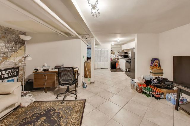 902 S Claremont Avenue, Chicago, IL 60612