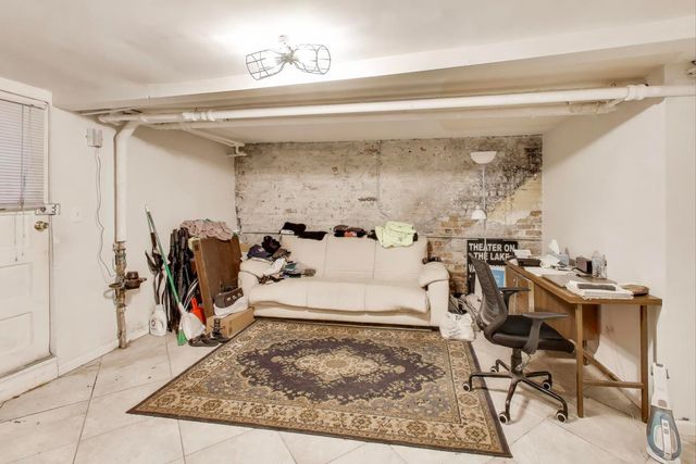 902 S Claremont Avenue, Chicago, IL 60612