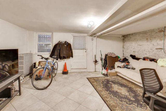 902 S Claremont Avenue, Chicago, IL 60612