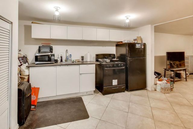 902 S Claremont Avenue, Chicago, IL 60612