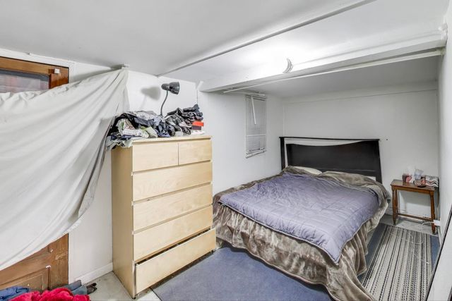 902 S Claremont Avenue, Chicago, IL 60612