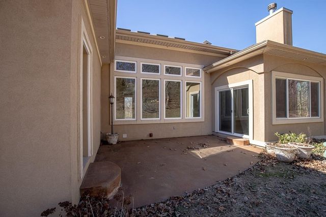 2801 N Lentz Road, Independence, MO 64058