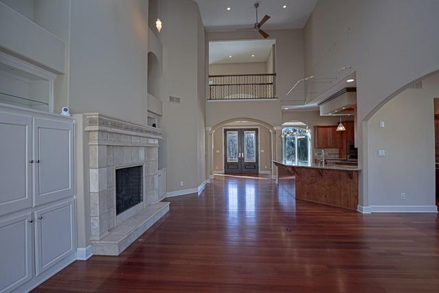 2801 N Lentz Road, Independence, MO 64058