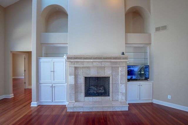 2801 N Lentz Road, Independence, MO 64058