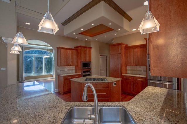 2801 N Lentz Road, Independence, MO 64058