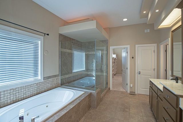 2801 N Lentz Road, Independence, MO 64058