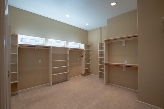 2801 N Lentz Road, Independence, MO 64058