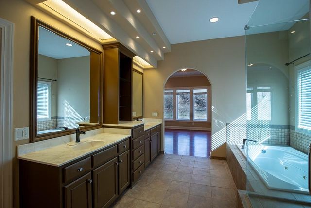 2801 N Lentz Road, Independence, MO 64058