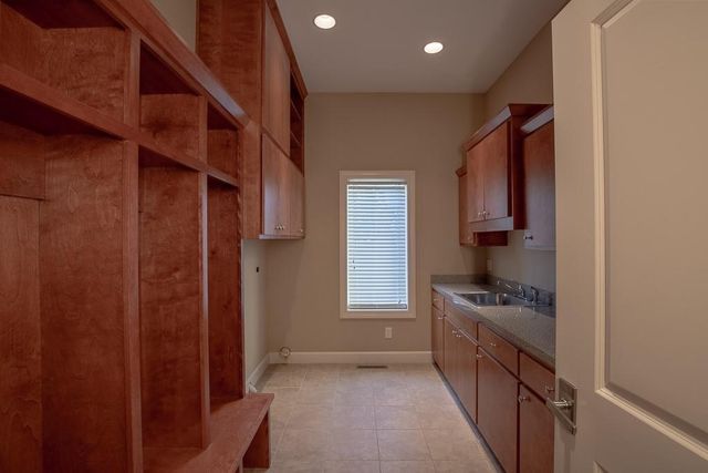 2801 N Lentz Road, Independence, MO 64058