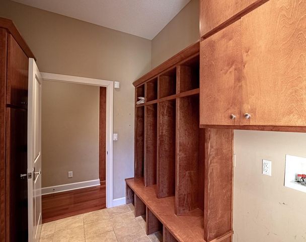 2801 N Lentz Road, Independence, MO 64058