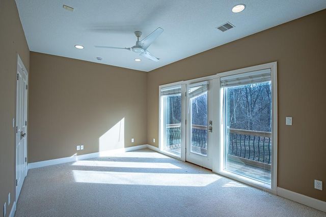 2801 N Lentz Road, Independence, MO 64058