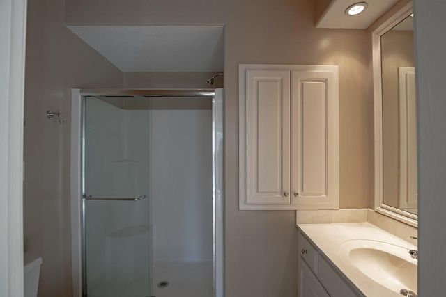 2801 N Lentz Road, Independence, MO 64058