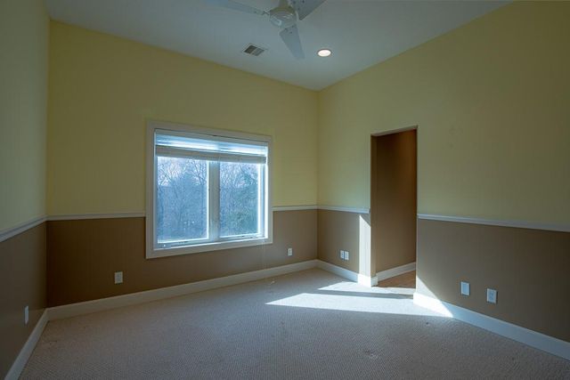 2801 N Lentz Road, Independence, MO 64058