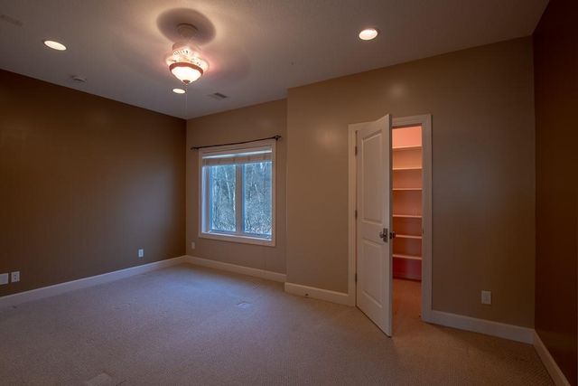 2801 N Lentz Road, Independence, MO 64058