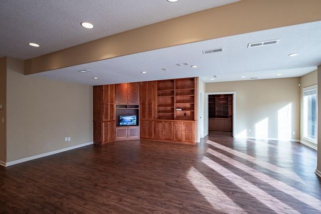 2801 N Lentz Road, Independence, MO 64058