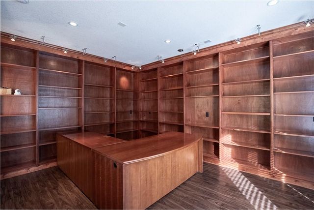 2801 N Lentz Road, Independence, MO 64058