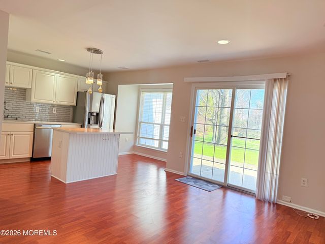 156 Setter Place, Freehold, NJ 07728