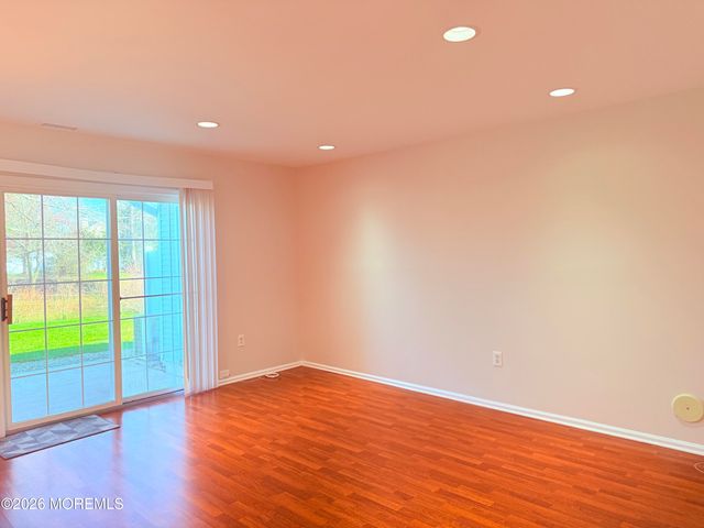 156 Setter Place, Freehold, NJ 07728