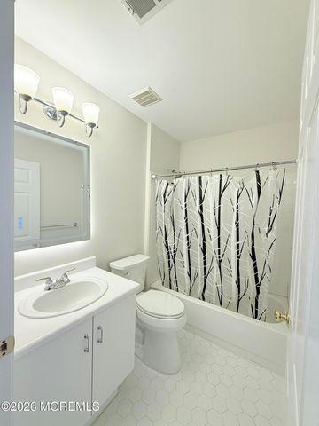 156 Setter Place, Freehold, NJ 07728