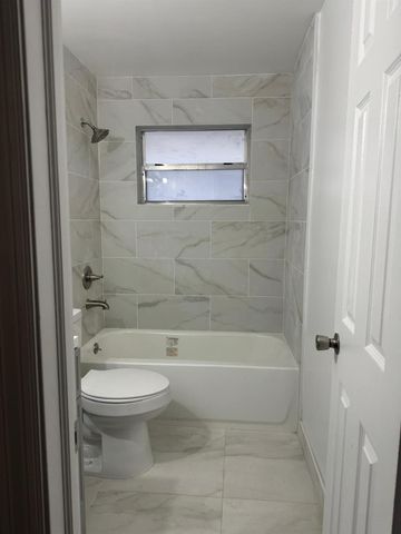4730 NW 10TH Court 112, Plantation, FL 33313