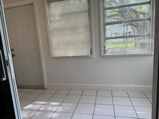 4730 NW 10TH Court 112, Plantation, FL 33313