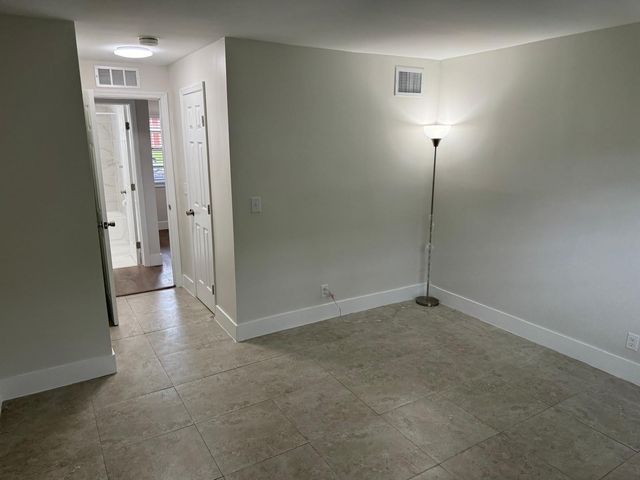 4730 NW 10TH Court 112, Plantation, FL 33313