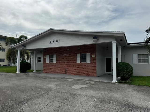 4730 NW 10TH Court 112, Plantation, FL 33313