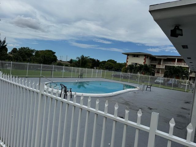 4730 NW 10TH Court 112, Plantation, FL 33313