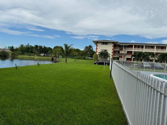 4730 NW 10TH Court 112, Plantation, FL 33313