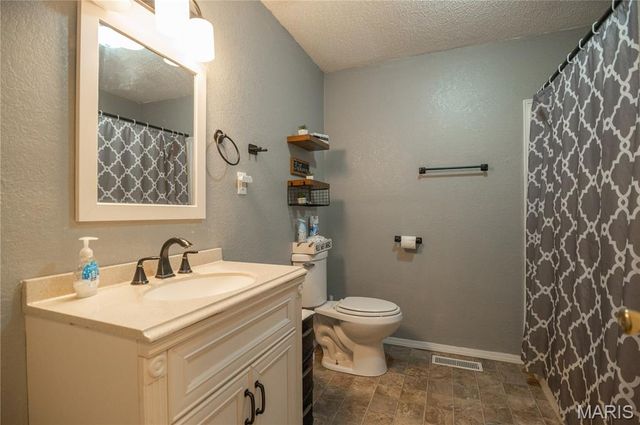 282 W Reed Avenue, Puxico, MO 63960