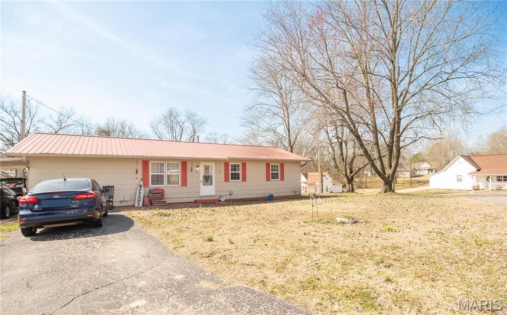 282 W Reed Avenue, Puxico, MO 63960