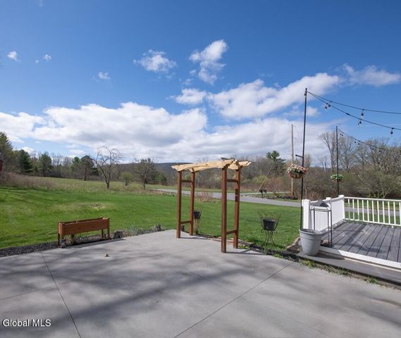 124 Gi Road, Guilderland, NY 12009