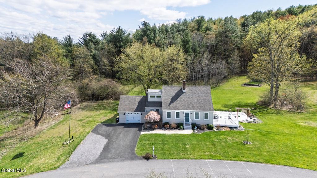 124 Gi Road, Guilderland, NY 12009