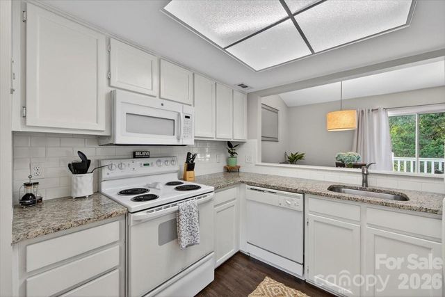 9457 S Vicksburg Park Court, Charlotte, NC 28210