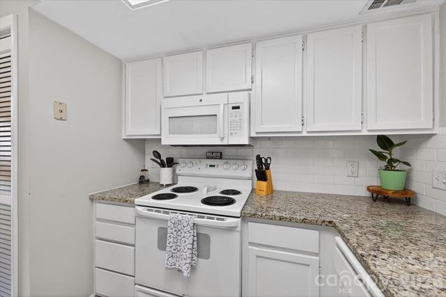 9457 S Vicksburg Park Court, Charlotte, NC 28210